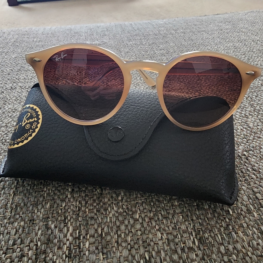 Ray-Ban Wayfarer Sunglasses
